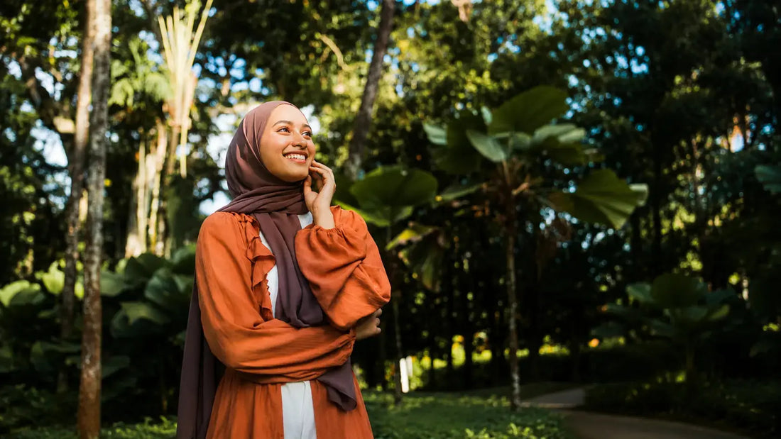 Tudung Hairline Breakouts: A Dermatologist's Guide for Hijabi Sensitive Skin dr.SK Skincare