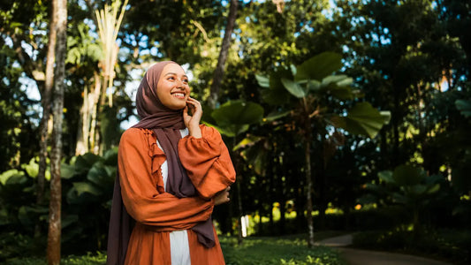 Tudung Hairline Breakouts: A Dermatologist's Guide for Hijabi Sensitive Skin dr.SK Skincare